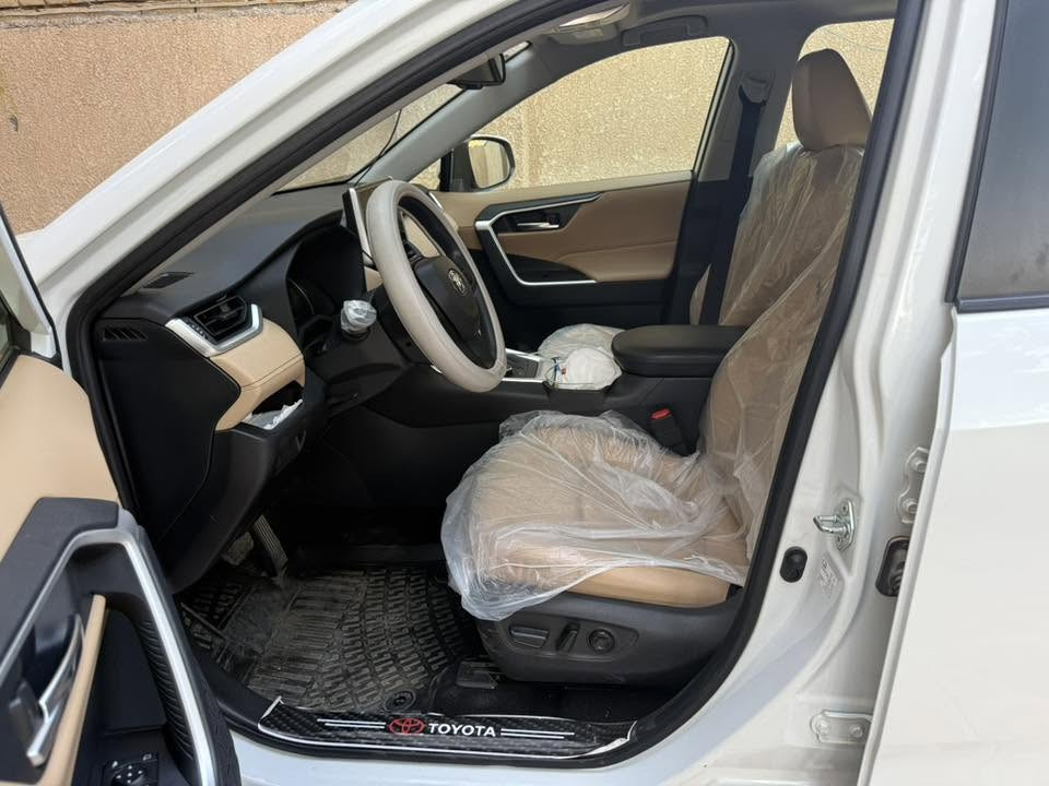 تويوتا راف فور 2024 هايبرد
مرقم بغداد

خليجي ياباني وكالة عبد اللطيف جميل

حجم المحرك 2.5L

عزم الدوران 221 نت\م

القوة الحصانية 219 حصان

دفع رباعي 4WD

فتحة سقف

مفتاح تشغيل بصمة + ترحيب

حساسات امامية + خلفية + كامرة خلفية

تبريد قطعتين + مناخين منفصلين

مخارج شحن USB+ Type C

شحن واير لس

مقاعد جلد

ماشية 15900 كم

الصيانة وتبديل الدهن من الزيرو لحد الان كلها بشركة تويوتا

مكفولة كفالة عامة من الضربة والبارد والشخط

مكان السيارة: واسط - كوت - مركز المدينة

السعر 26.5 دولار

هاتف: ***********
