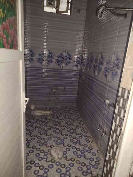 🏠 دار للإيجار – حي الفرات / شارع المستوصف (بداية الشارع – قريب على شارع الصب)

📐 المساحة: 250 متر

🏗️ المواصفات:

غرفتان نوم

صالة

مطبخ

استقبال

مجموعة صحيات داخل وخارج

📍 الموقع:
حي الفرات – شارع المستوصف من البداية، قريب جداً على شارع الصب

📞 مكتب البروج المشيدة للعقار
نستقبل جميع العروض (بيع – شراء – رهن – إيجار)
☎ ***********
