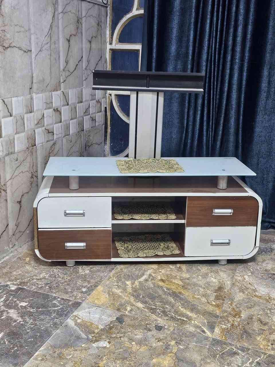جهاز الجري عاطل سعر ٧٥ ميزالتلفزيون ٥٠ مكان البصرة للتواصل ***********
