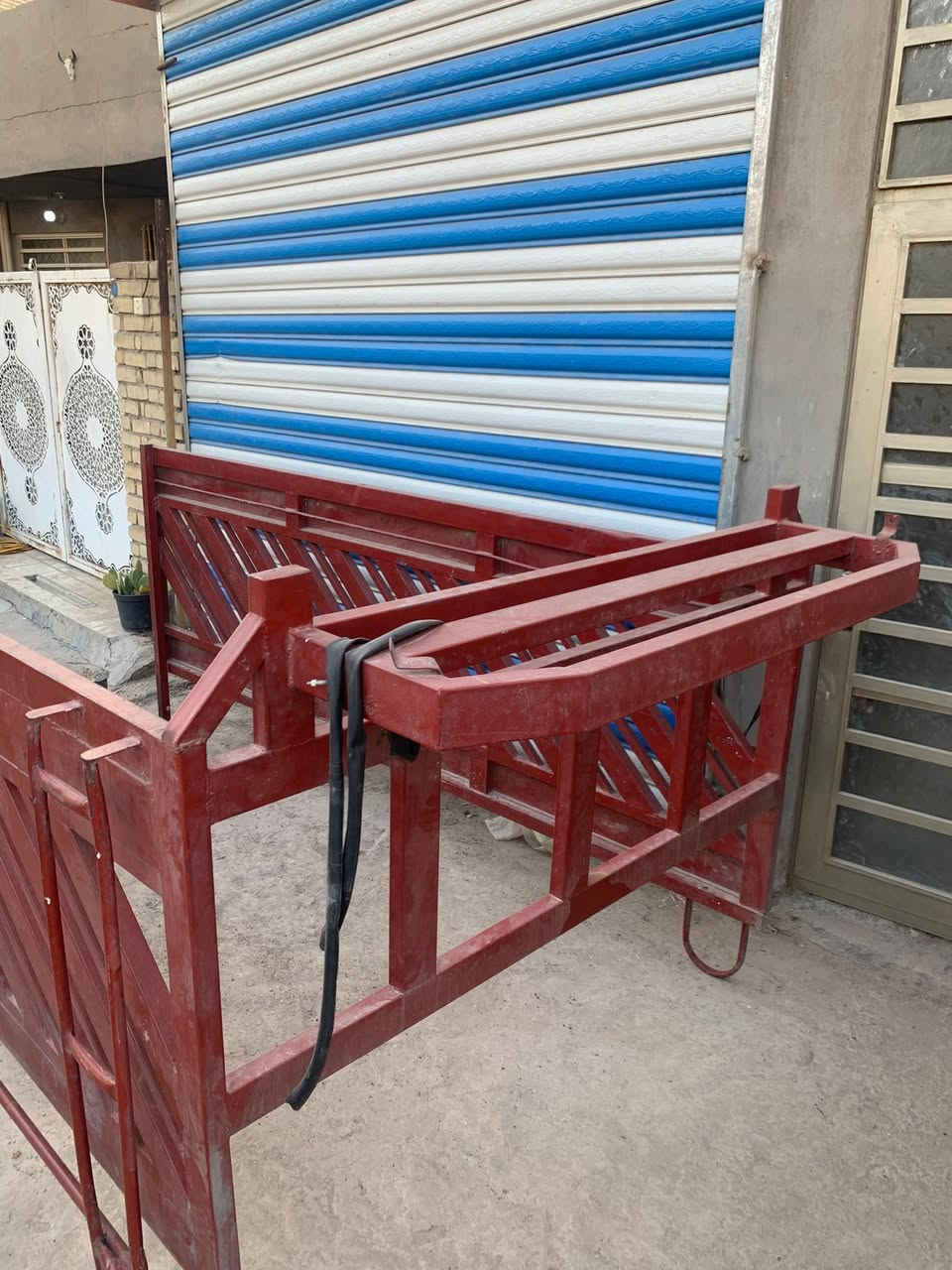 السلام عليكم 

محجر كيه فحل للبيع السعر ٣٥٠ وبي مجال 
العنوان بغداد الزعفرانيه 
الرقم : ***********
