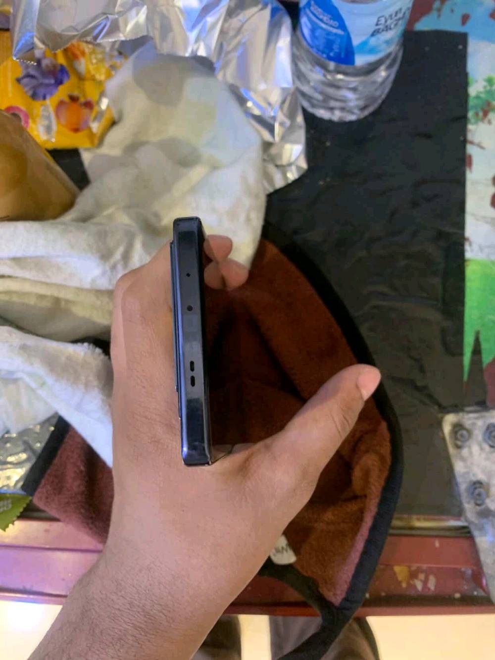 سلام عليكم جهاز انفنكس GT 20برو  جهاز كامل مكمل مثل ما  موضح كدامك بل صور نقص واحد مابي فقط دكمه واكعه جهاز نضيف ما داخل تصليح ذاكره  مثل ما موضح بل صور و 120فريم ببجي سلس كامره فول وكامل وتجي ويا كارتونه : العنوان بغداد المشتل شارع المطبك متوفر وتساب:***********