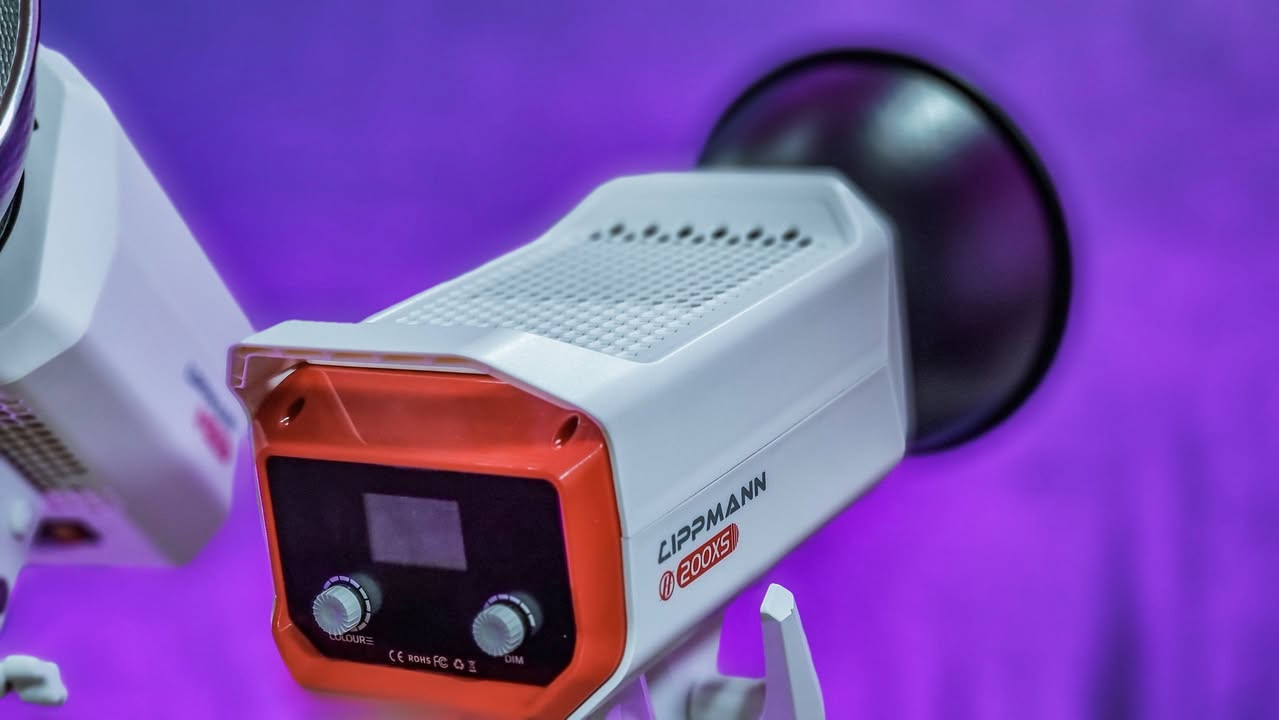 اضاءة فديو مستمرة 200 واط من شركة YSKE 
باي كلر 
شمسي ابيض ثلجي
تحكم كلفن
تحكم بقوة الاضاءة 
شاشة كبيرة 
فانات تبريد عدد ٢ صامت
تحكم تطبيق موبايل
جديد متوفر توصيل  ***********
