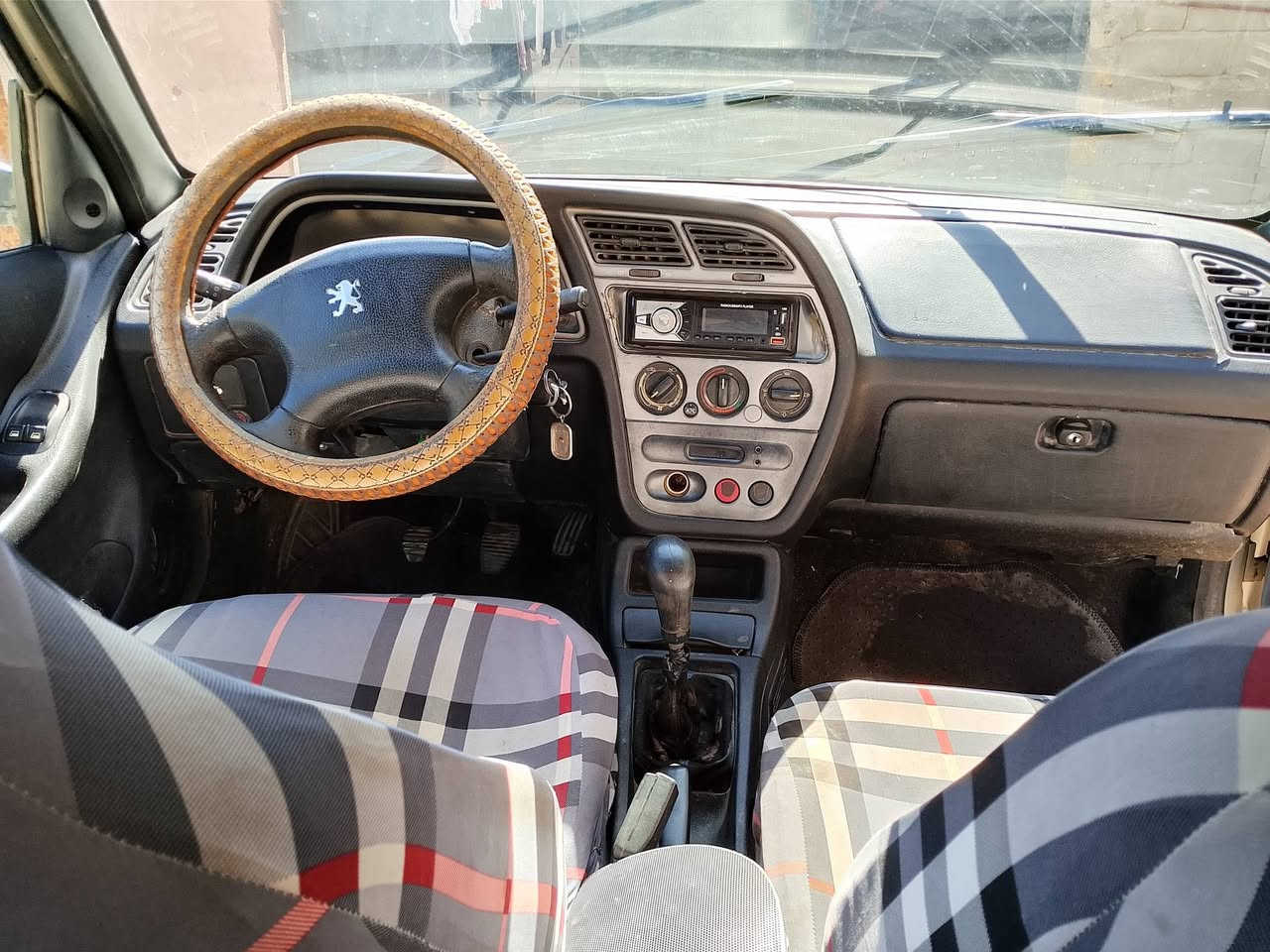 بيجو فرنسي حجم306
ذي قار /وكالة فقط /مكفولة فقط البنيد مستبدل 

كله جديد من كير وحداديه نقص تبريد فقط 
موديل /2002
العنوان /سوق الشيوخ 

السعر /22 بيه مجال للشراي

***********
