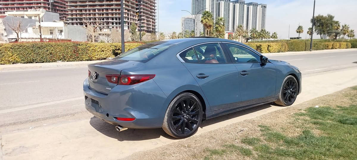 مازدا 3 
مودیل 2023 
قەپات مواسەفات 
ناو سۆر 
سیلاد 
بەسمە 
شەغال 
شاشە 
رادار پێش و پشت 
ناو جلد 
کوشن هیتەر 
وایەرلێس چارجەر 
لێدران 
تەنها قەپاغ سندوق بۆیاغە 
کەمێک بونیت PDR 
بێ ئیرباگ و داغیلی 
ژمارە کاتی 3 مانگ 
سعری 163 وەرەقە 
شوێن هەولێر 
***********
*********** أربيل, العراق
