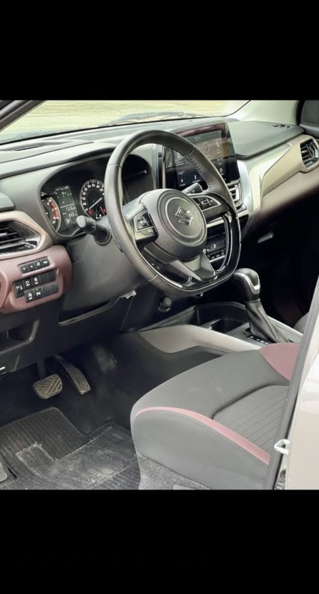 سازوكي فرونكس ( للبيع او المراوس بسازوكي ارتيگا )
استلام شركه نضام مقترض وكفيل من نفس البيت 
موديل 2025
ماشية 6000
فول مواصفات 
على وضع الشركه استلام شهر 9 
السعر 135 وبيهه مجال 
العنوان بغداد حي اور 
الرقم للاستفسار ***********
