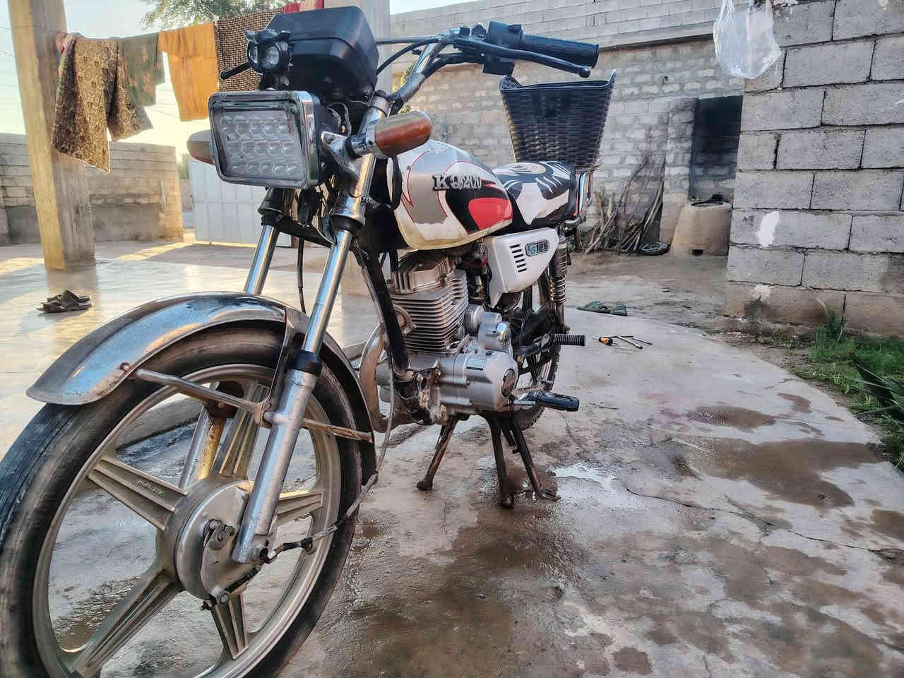 السلام عليكم يوجد موطور جني كله خمسه كير موديل 2017 السعر 350  بي مجال التصال ***********
