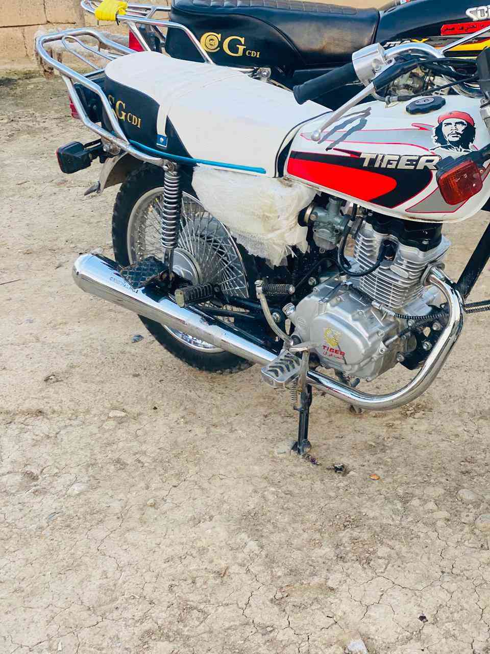 السلام عليكم عندنا موتور اربعه ايام 21 محرك ما مفتوح سعر 500 وبي مجال قليل


**إذا كنت صاحب هذا الإعلان وتريد حذفه لأي سبب، رجاءا أرسل رسالة إلى الدعم الفني**