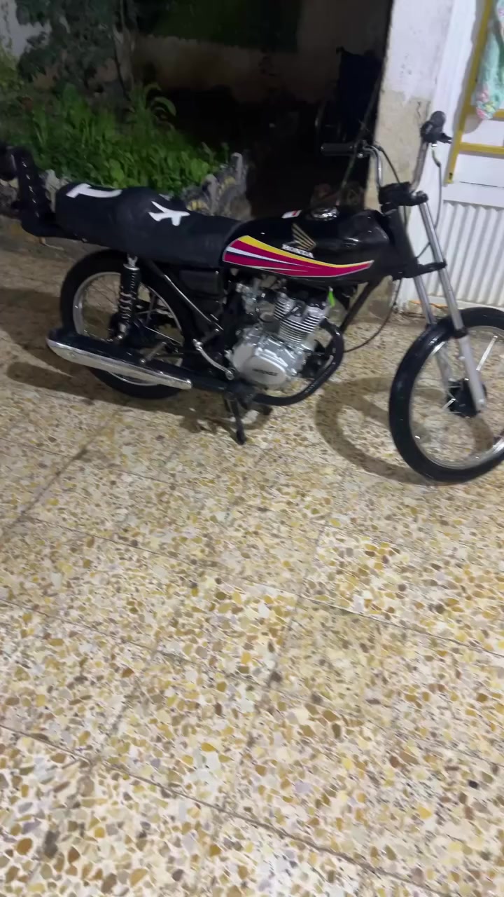 سلام عليكم شباب
دراجه اللبيع مكينه برغي ما مفتوح بيه دراجه نضيفه متروكه. لايريده بخدمته يجي خاص


**إذا كنت صاحب هذا الإعلان وتريد حذفه لأي سبب، رجاءا أرسل رسالة إلى الدعم الفني**