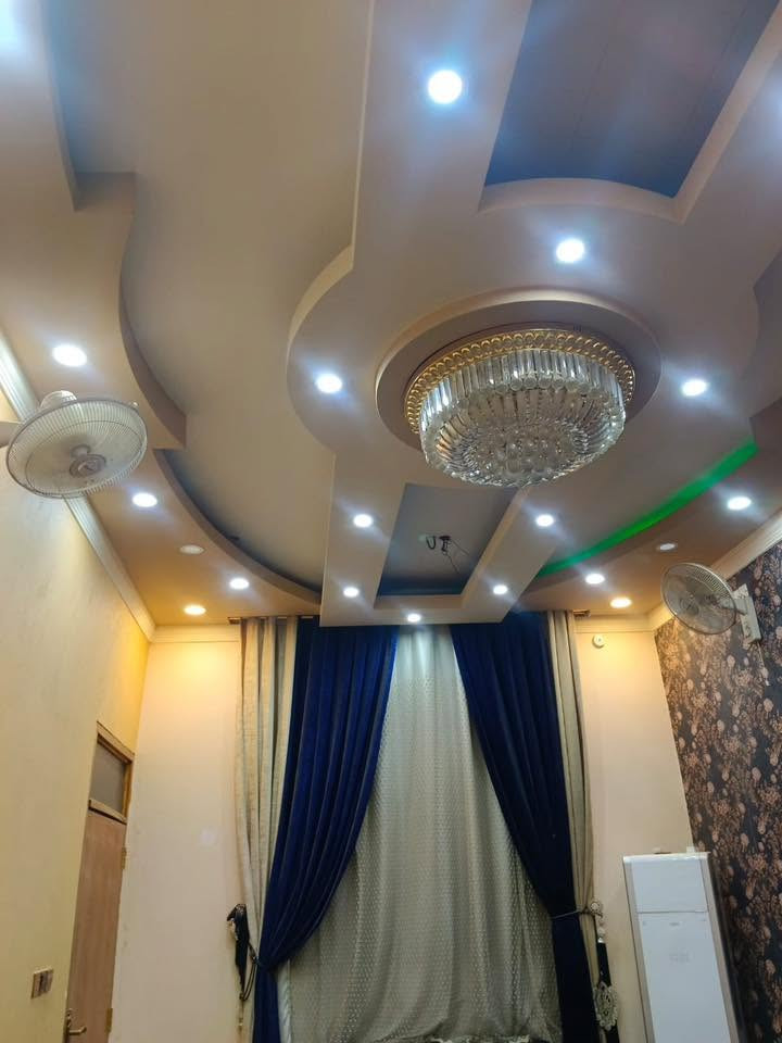 سلام عليكم
بيت 🏠 للبيع في الموحيه مقاطعه 37 طابقين🏠 

البيت مقابل ساحه ثالث بيت عن التبليط 🏠

يحتوي الطابق الأول عله غرفة وصاله ومطبخ وصحيات واستقبال ✅✍️

والطابق الثاني يحتوي عله 3 غرف وصاله وصحيات 🏠

رقم الهاتف 🤳🏻 *********** اتصال او واتساب موجود
