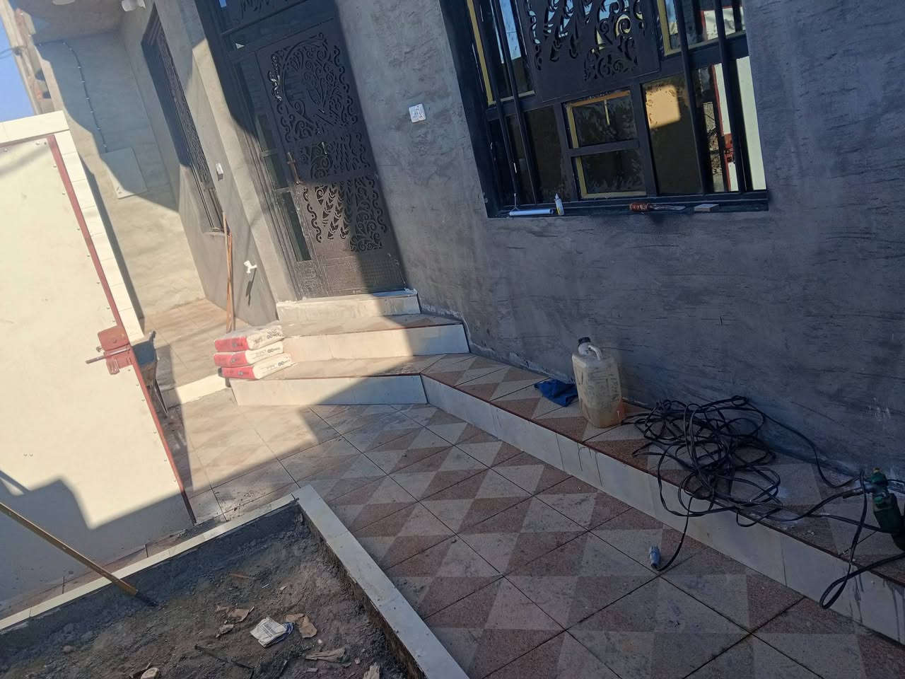 مشتملل للايجار بوابه قاطع ثاني بناء حديث ***********
