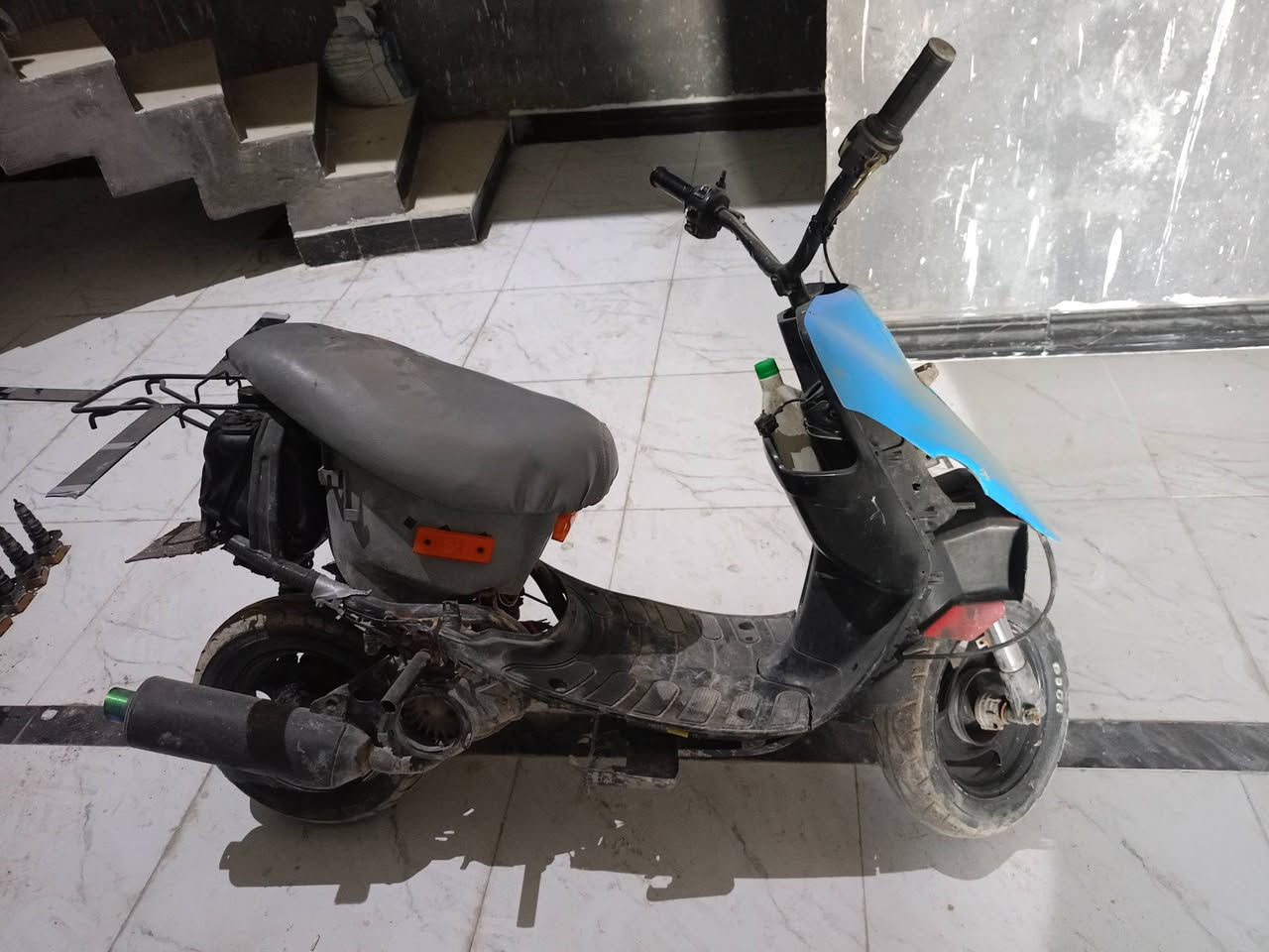 السلام عليكم دراجه تسع زروف للبيع مكان القرنه 
شراي يتصل رقم الهاتف 
***********
