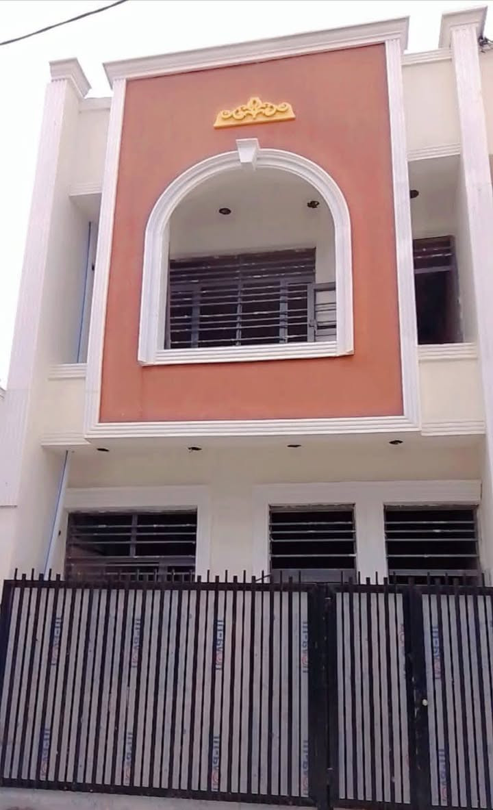 يا الله مشتملات  50متر زراعي سند 25 في بغداد الكرخ نهاية الشرطة الخامسه منطقة الدوانم
50متر 2نوم وصاله ومطبخ 
السعر 50مع مجال
 للاستفسار 
***********او ***********
مكتب الشاهين للعقار 
تتوفر قطع مناسبه جدا ومشتملات أخرى مناسبه
