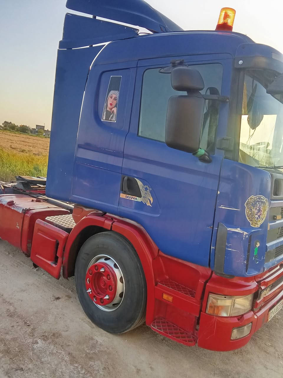 سلام عليكم سكانيا للبيع موديل 98 السياره مكفوله كفالة عامه محرك خير من الله عربانه تك حلووه تخم تاير السياره بيه دنكير علاك المكان جبله قريه حايف السعرر ((190))  وبيه مجال رقمي ((‏‪***********‬‏))

