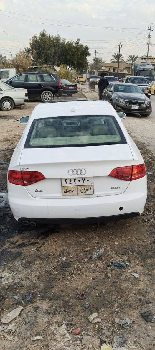 جوه سوك اليوم عمي (اودي 2011) 
رقم اربيل  مصفره غرامات موصفات فولل برميل كوله  شغاله بس الخلل لي بيه بصمه مالته سياره طفت ما تشتغل  
مكان السياره بغداد  تجي تشوف بعيندك نضافه 
ماكو اودي بل هل سعر تفليش السوك 55 ورقه وبيه مجال للطيبن
***********
