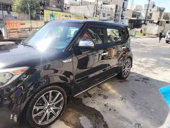 السلام عليكم

كيا سول
2017
مكينة 1600 توربو

_____________الـمـواصـفـات______________

بصمة تشغيل
بصمة أبواب
ويل حجم 17 
شاشة كبيرة
اشاير بألمري

وبعد بيها مواصفات

***********
