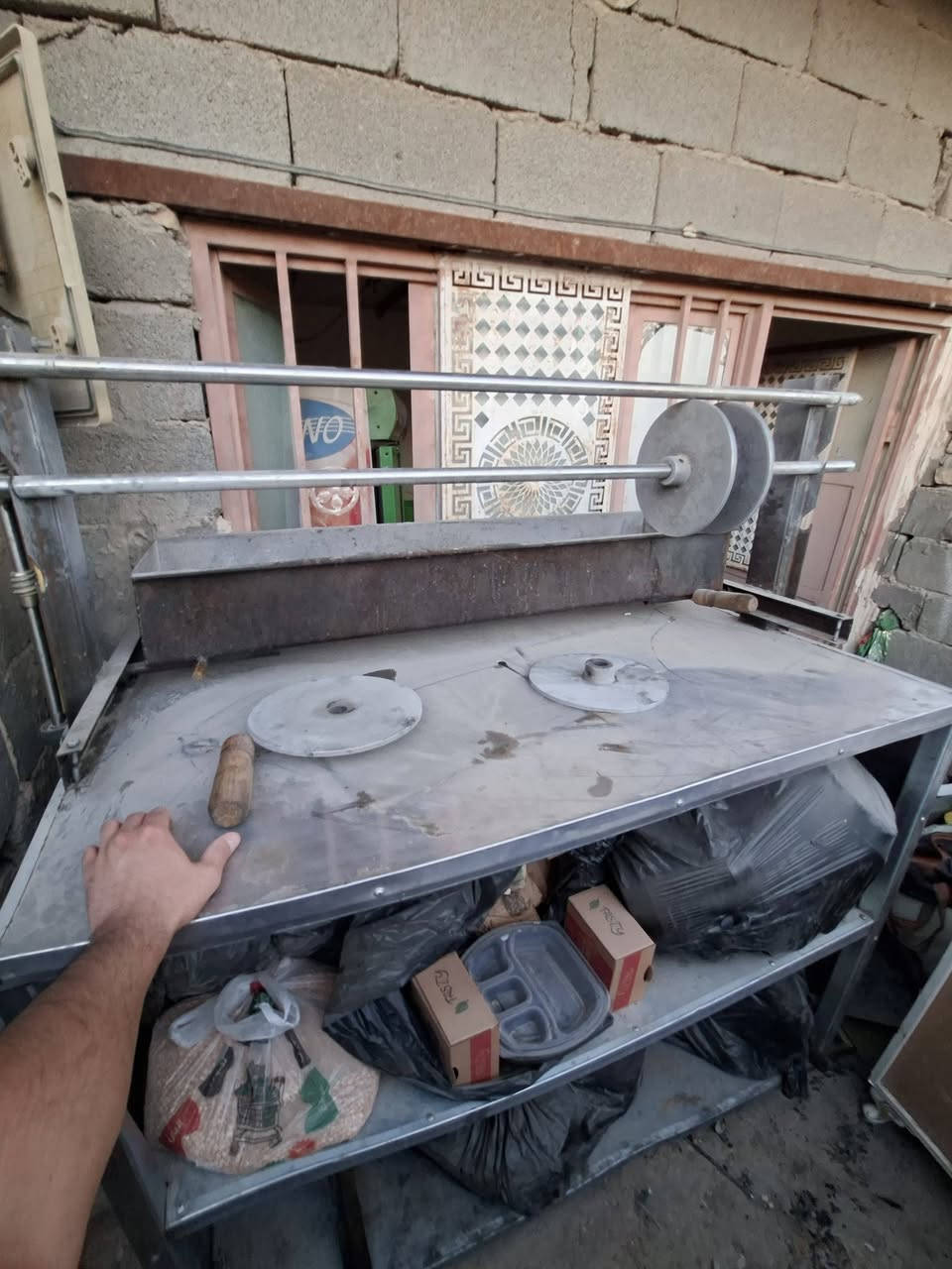 سلام عليكم شوايات كص على الفحم عدد٢
كص على الفحم 
وقلايت بركر  
ومغسله كامله 
للبيع كلهن ما بيع شغله وحده كلهن بيعه وحده 
الشوايه الوحده صارت علي ٧٥٠ الف 
المعروضات مال بركر ولمغسله وعدد ٢شوايات وستخدام ٤اشهر 
كلهن بسعر ٦٠٠ الشراي يتصل غراض مال تعزيله 
***********بغداد الامين الثانيه
