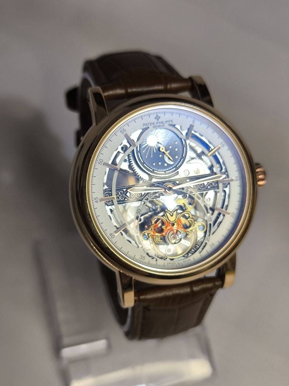 باتك فلبPatek Philippe 

تحفه فنيه تتخطى مفهوم الوقت
مكينة اوتماتيك
نظام شمسي قمري 
الميناء مميزة
زجاج زفير مقاوم للخدش 
الهيكل مصنوع من الاستانلس ستيل 
مختمة من كل مكان
اميال وارقام  لامينوس 
مقاومة ماء وغبار 
سير جلد طبيعي
قفل فراشة

القطعة ابد ما تتفوت
ملاحظة متوفره قطعة واحده فقط 
السعر :- 75 الف ع اول تم 
للحجز والاستفسار يرجى الاعتماد خاص


**إذا كنت صاحب هذا الإعلان وتريد حذفه لأي سبب، رجاءا أرسل رسالة إلى الدعم الفني**