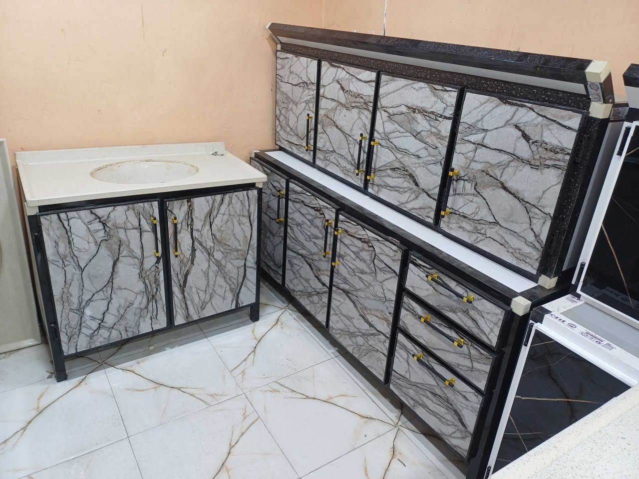 للبيع
***********

الغراض كله جديد 

وسعار مناسبة

العنوان الخضر شارع جياشي محلات ال حجي رشيد 😍
