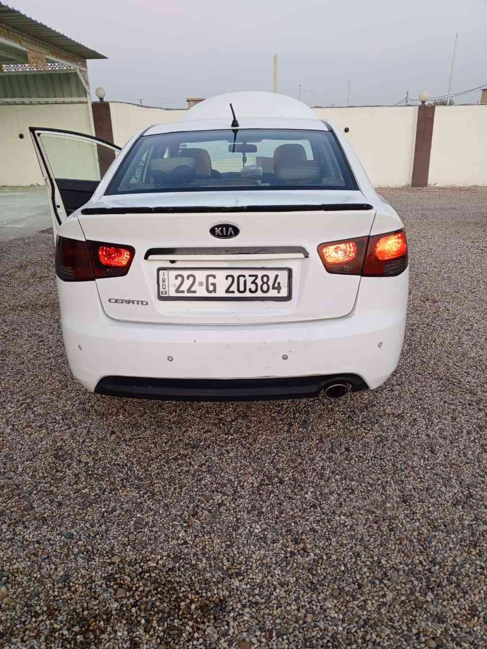 للبيع سيراتو موديل 12 وارد خليجي رقم دولي جديد بسمي تحكم استيرن اشاير بالمري كير محرك مكفول ضررها مثل مااموضح بالسونار مكان السياره تكريت العلم هاتف *********** السعر 90 او بيه مجال بسيط
