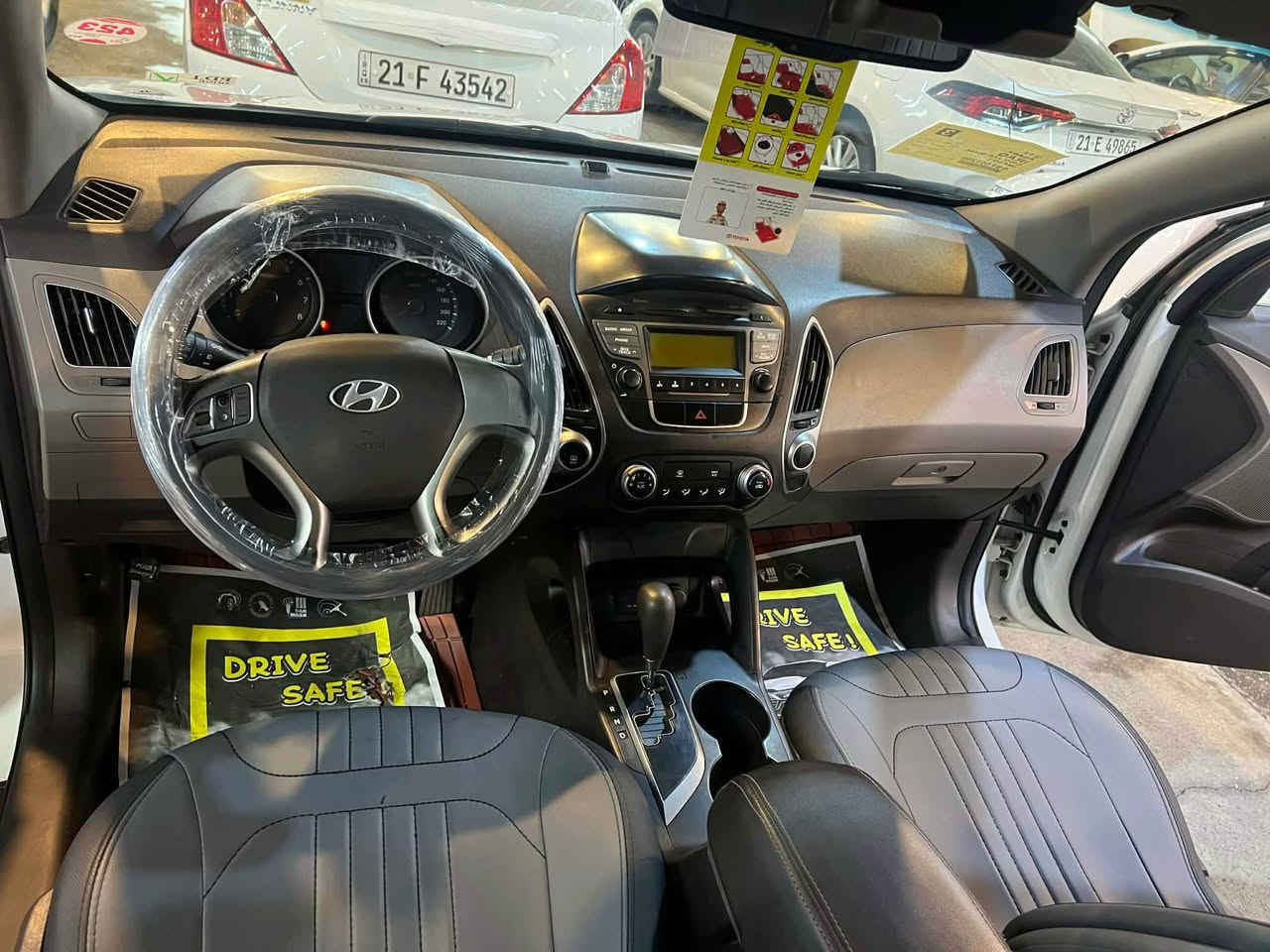 هوندا توسان خليجي محرك دوش 
موبايل***********
موديل2013
سياره بدون ضرر بدون صبع  بدون فتح بدون تبديل  بدون دواخل بيها مكانين تعديل
محرك مامفتوح كير مامفتوح لا صرف لابخار
مواصفات 
ويل كرووم
مرايه اشاره +شفت
بلاجكتور
كامرا بل مرايه
العدد سويج 2 بلادي
نضام cec
تخم تاير جديد صدر جديد بطاريه جديد تبريد تدفئ بشرط
سياره سنويه 2030هزاه براد جديد بسمي تحويل وكاله حاضر
مكان سياره كركوك استفسار*********** كركوك, العراق
