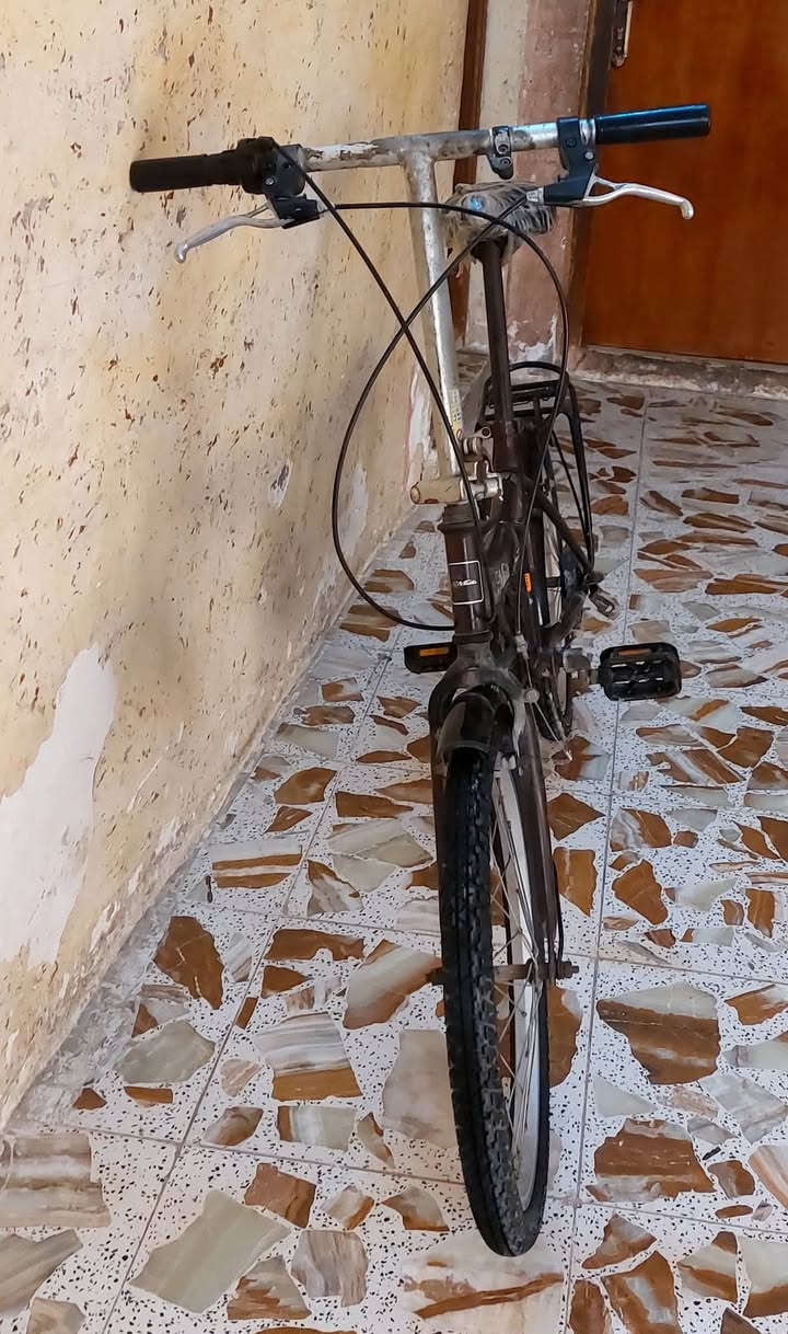 بايسكل ابو الطبكه حجم ٢٠ للبيع جديد المكان  بغداد جسر ديالى القديم ***********
