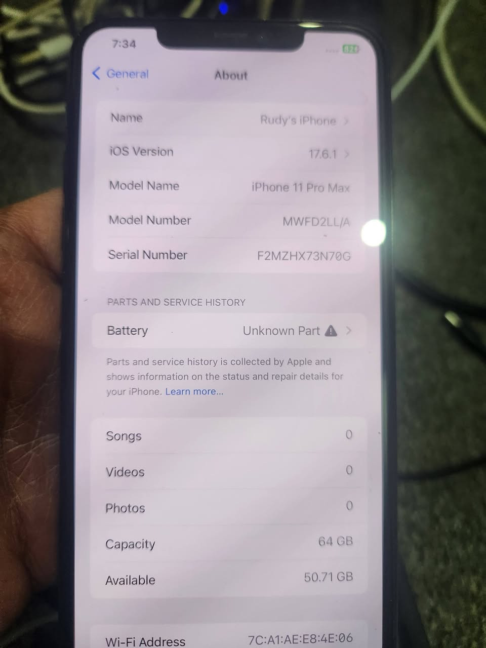 11 برؤماكس
٦٤ تك سيم 
شاشه بلادي بصمه وجه شغال
مبدل بطاريه و ظهر مفطور 
خريطه كبس 
سعر ١٦٥ الف دينار *********** اربيل قلعه
