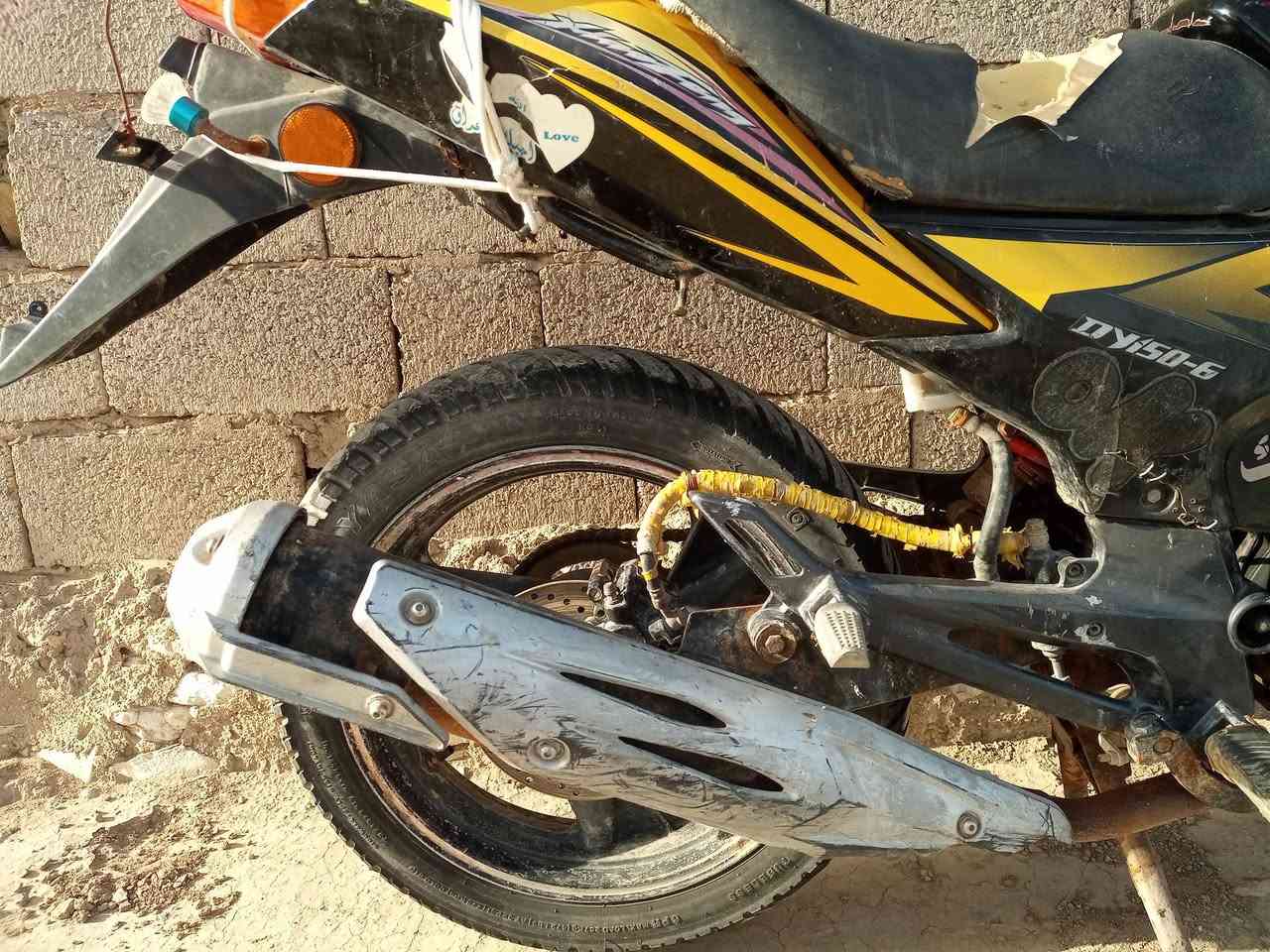 السلام عليكم
دراجه بانده للبيع موديل 15شغاله محرك ناعم تايرات كهربائيات شغاله اوراق سكنر شوفت عينك مثل الصوره 
المكان الديوانيه ال بدير ***********
