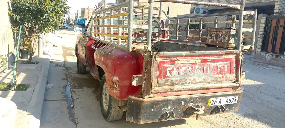 السلام عليكم شيفروليه للبيع مكان بغداد حي النصر موديل 85 6 سلندر رقم جديد صلاح الدين ***********
