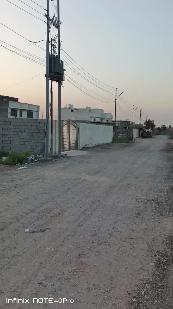 السلام عليكم
دار للبيع مساحة ٥٠٠م طابو سند٢٥
بناء حديث طابوق ارضية رفت
بيت جديد تستلم مفتاح  
  خدمات ماء كهرباء 
🛣شارع (١٠)م
يحتوي على (٦)غرف نوم  
السعر (٢٢٥)وبيه مجال 
الموقع//بغداد جسر ديالى الجديد الكرغولية خلف البانزين خانة 
للاستفسار اكثر ‏‪***********‬‏
