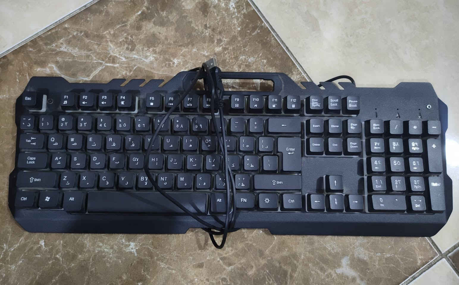 السلام عليكم
ماوس وكيبورد شركة limeide   للبيع الماوس  والكيبورد شغالات ما عدى فقط زر ال windows متوقف بالكيبورد أما الباقي الكل شغالات يحتوي الماوس والكيبورد على ضوء الوان RGB
القطع ممشتغلة هواي ونظيفة

السعر 20 الف

بغداد/حي الأمانة
الرقم/***********

