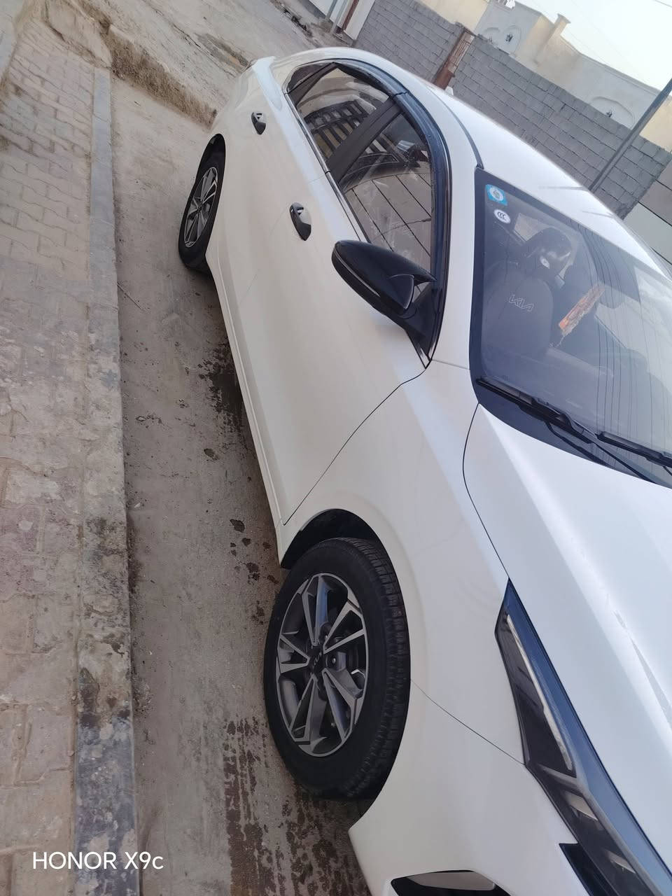 السلام عليكم ورحمة الله وبركاته للبيع سيارة k3 موديل 2023مكفوله كفاله عامه رقم بغداد دولي تحويل مباشر باسمي السعر المطلوب 135 وبيه مجال العنوان الرمادي خمسة كيلو ***********ويرهمم مراوس بكورلا حديث
