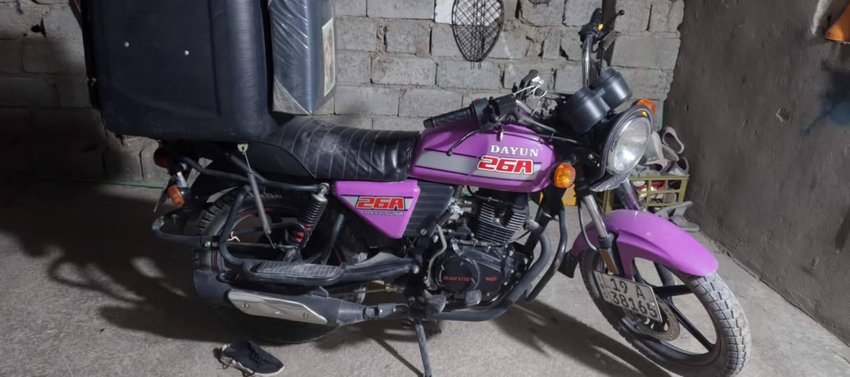 سلام عليكم دايون مرقم كربلاء بسمي مشروع وطني موديل 23طالعه 24 بشهر 8دراجه تاركها عوزها غسله مكينه تخبل دهن موتل اخليليها جاهزه عوزها شغله وحده عن الحلال والحرام تاير الوره تعبانه مكاني نجف سعرها 2200رقمي ***********
