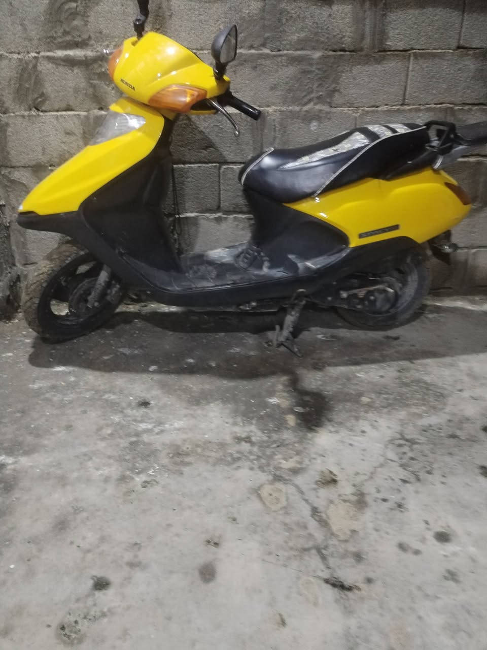 سبيسي ياباني مفتوحه رايمر نعومه فول نقص فقط باتري تخم تاير جديد كفرات اصلي كابريتر اصلي دراجه نضيفه وحلوه مراسله خاص او ***********
