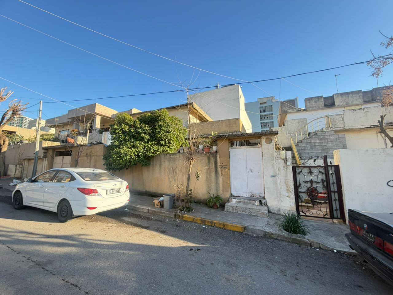 خانوو بۆ فرۆشتن
ڕووبەری ٣٠٠م٢ 
١٥×٢٠م
دوو کۆڵان پێش کەشناسیەکەی دارۆغا
فەرعی بەرامبەر مزگەوتی سەلیم بەگ 
نرخی ٢١ دەفتەر 
بۆ پەیوەندی کردن *********** السليمانية, العراق
