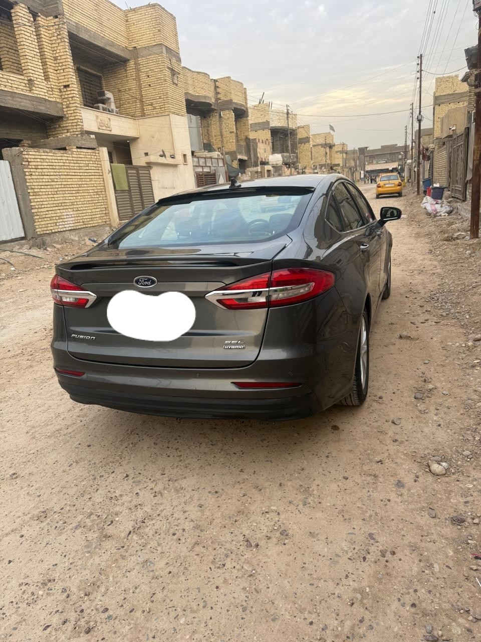 السلام عليكم ورحمة الله وبركاته
‏‎       ——— بـيع  مستعجل ———

‏‎ فورد فيوچن .      —      Ford Fusion

‏‎وراد أمريكي.        —  

‏‎الموديل               — 2020 

فئة                      — SE  فول

حجم المكينه       — V4/1500 تيربو 

‏‎اللون                   — نفطي   

المسافه المقطوعه —116.000 
 

‏‎المواصفات 
‏‎- بصمة تشغيل
-بصمة أبواب 
‏‎-ترحيب عند الاقتراب 
-ليد نهاري 
‏‎- شاشه كبيره تدعم نظام الأبل كار باي ونظام الاندرويد 
‏‎- شاشه عداد 
‏‎- ستيرن بحركه كهربائيه 
‏‎-تبريد منفصل 
-تبريد قطعتين 
‏‎- بگ لايت LED 
‏‎- كود باب 
‏‎-تحكم ستيرن جهتين 
‏‎-تحديد سرعه 
‏‎-مانع انزلاق 
-حساس خلفي 
-كرسي السايق والراكب بحركة كهربائيه 
‏‎-ليد نهاري
‏‎-گير ماوس 
‏‎-كامره خلفيه 
‏‎باقي المواصفات المعروفه 

‏‎السعر  (115$)  

رقم السياره    — بغداد 

‏‎موقع  السياره — بغداد - العبيدي - الرئاسة 

‏‎للأستفسار.     — ***********
