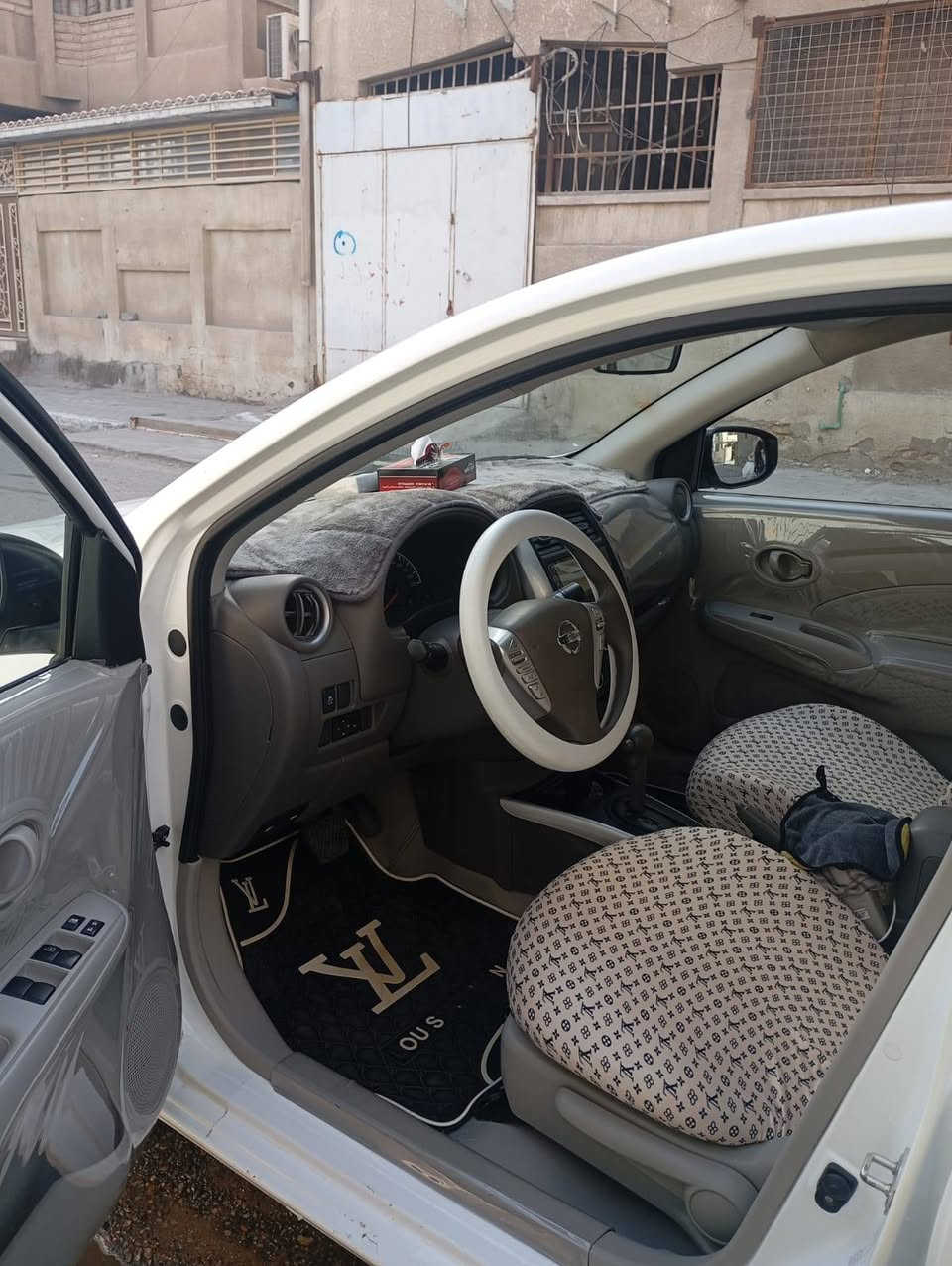 السلام عليكم نيسان سني موديل 2025
كفاله عامه على وضع الشركه حت سبير ما نازل 
وسياره رقمها اربيل
سعر 123 
***********
