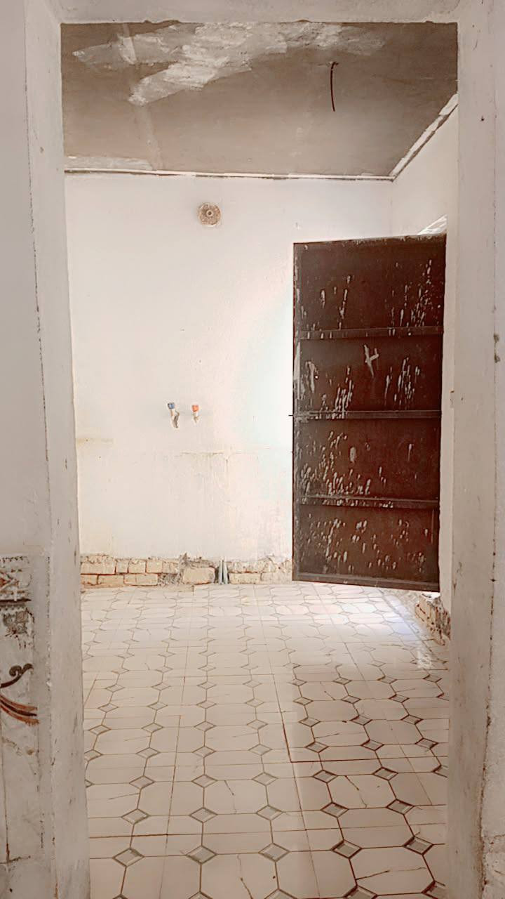 بيت زراعي بالاسكان الصناعي للبيع اومراوس 100مترامامي بنزله الثانيه ***********
