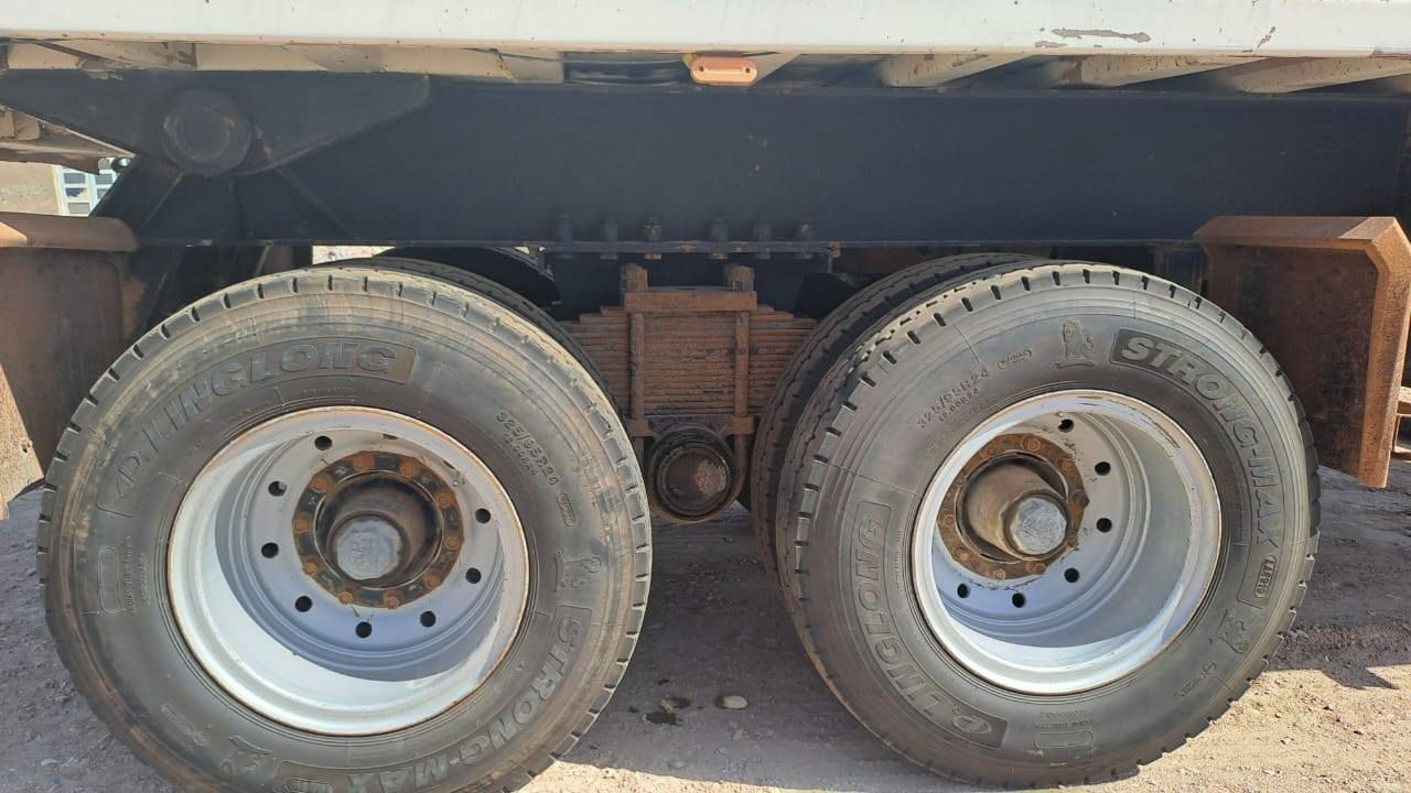 السلام عليكم  عربانه تريله بدون صينيه ذرعه ٣١ متر  كفاله عامه الفارغ 11 طن طول 8.75 للأتصال ***********
