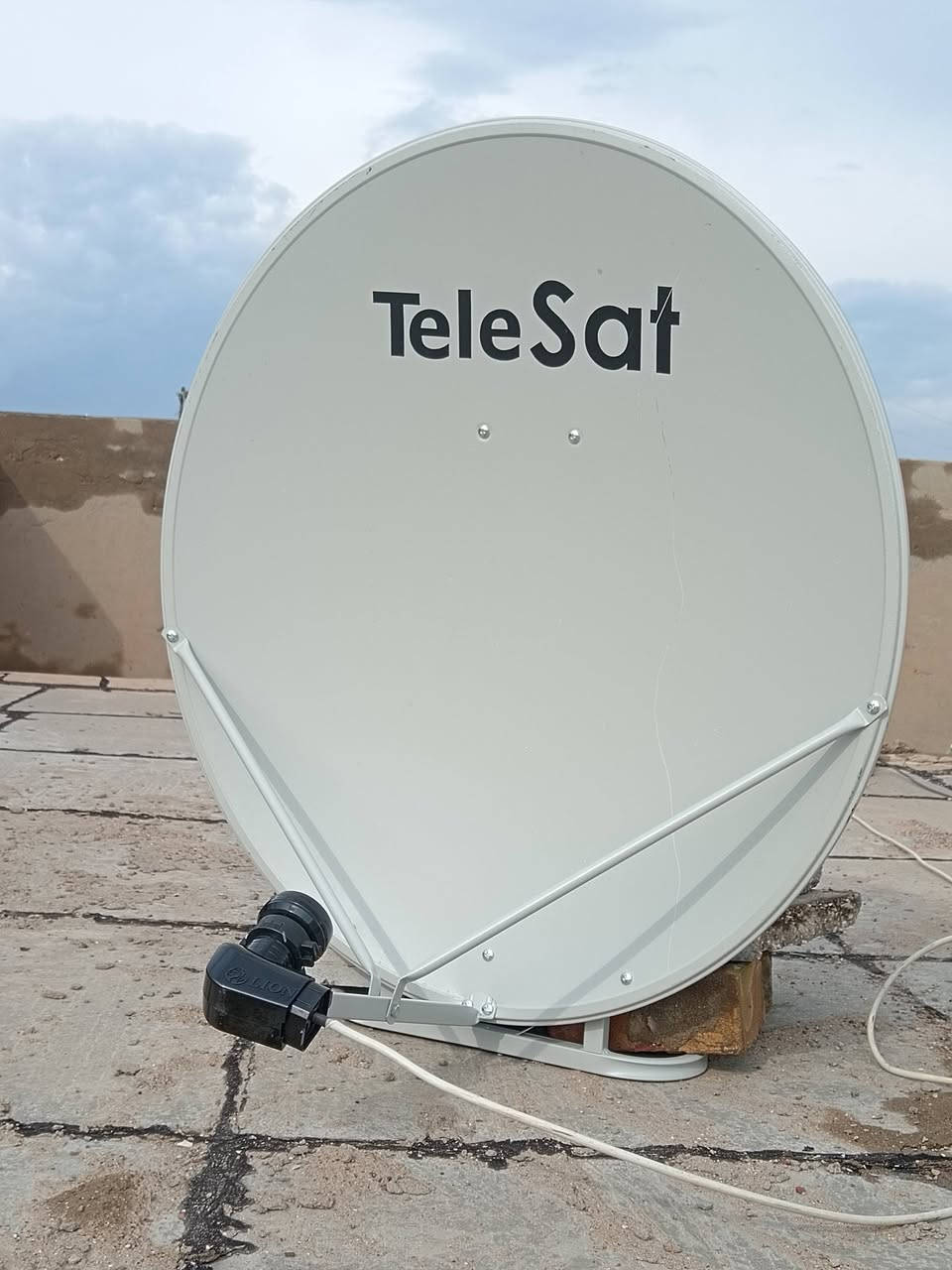 تنصيب ستلايت كافت مناطق الكوت باستخدام جهاز التنصيب مع تجهيز الصحن ***********  وتنصيب القنوات المشفره شرق جزيره والرابعه
