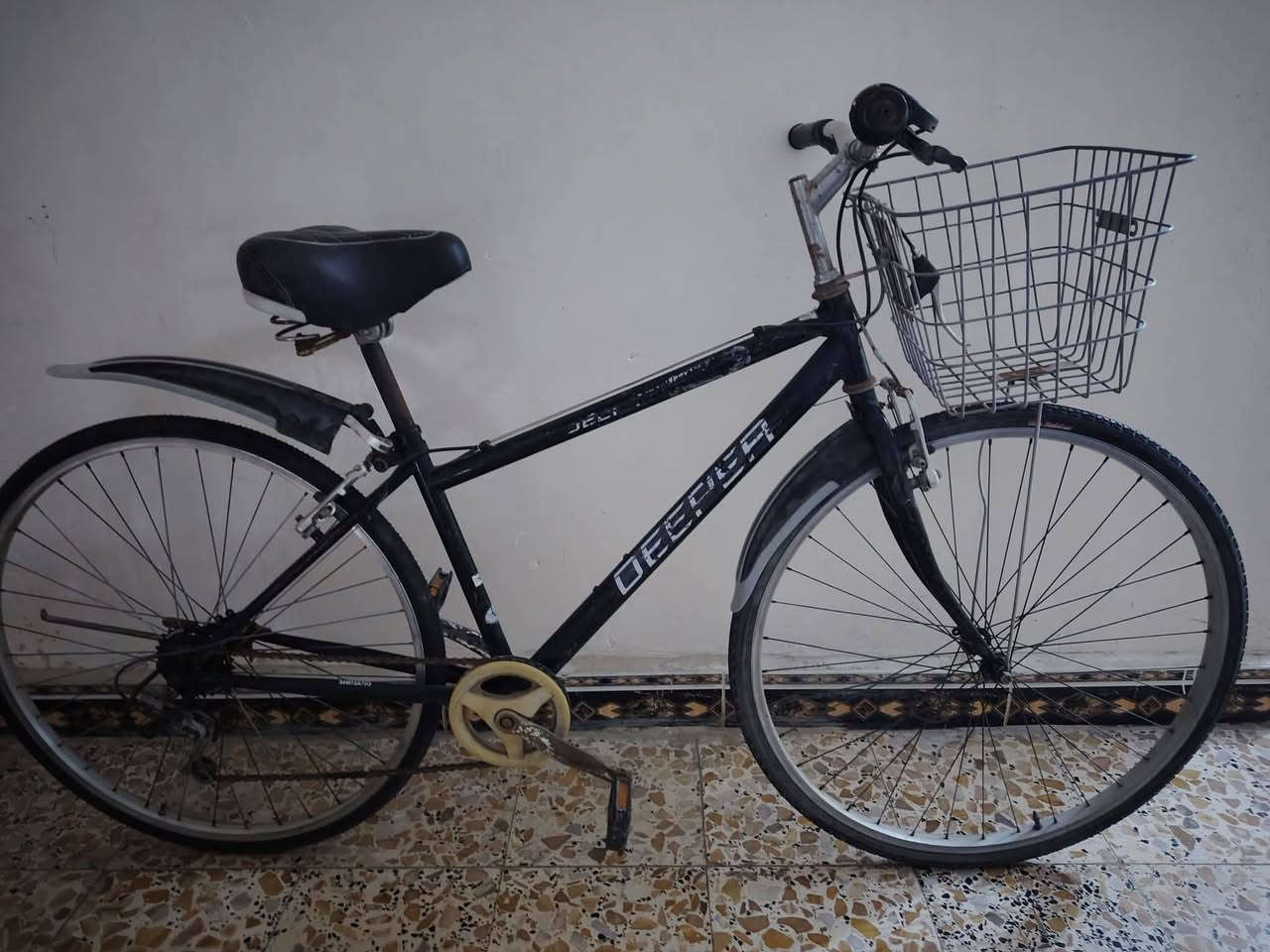 السلام عليكم
بايسكل c700 للبيع 
ب 90 الف
شاصي جديد وويلات المنيوم
كلشي موضح بالصورة وما يحتاجله فقط عناية 
للاستفسار

***********
أو مايسنجر
