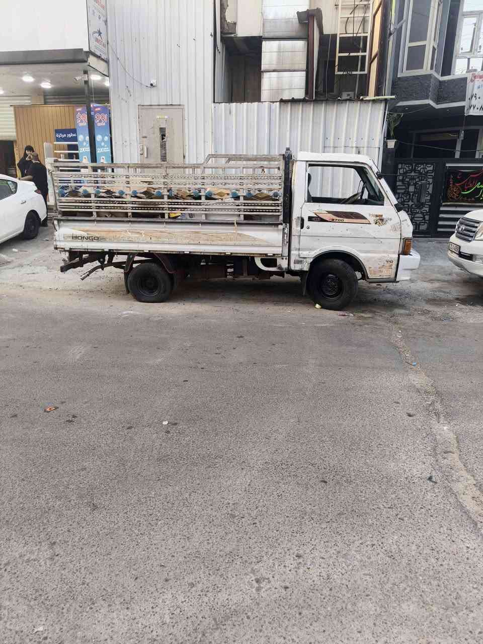 كيه بنكو مديل 93رقم بغداد نكليزي العنوان بغداد المعامل شارع البحير شرط تحويل السعر 37وبيه مجال رقم صاحبه ***********

