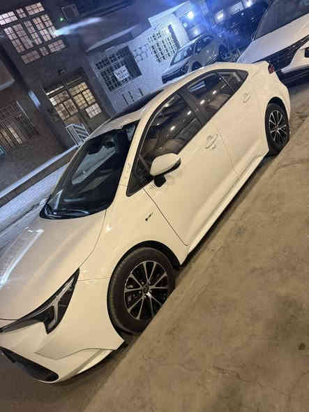 سلام عليك تيوتا كورلا هايبرد الشكل الامريكي زيرو على وضع الشركة ماشية 700 كيلو مرقم بغداد  مكاني بغداد الغدير  السعر 
150 وبيها مجال حك جيه ***********
