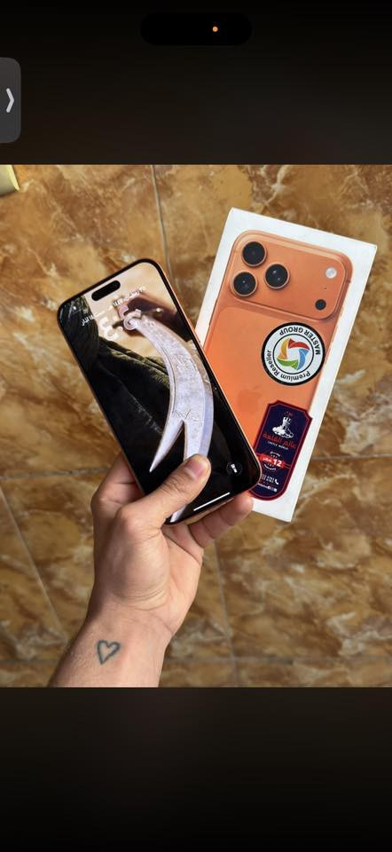 للبيع آيفون السعر 1250 الف 
العنوان بغداد 

‭0773 101 7541‬
