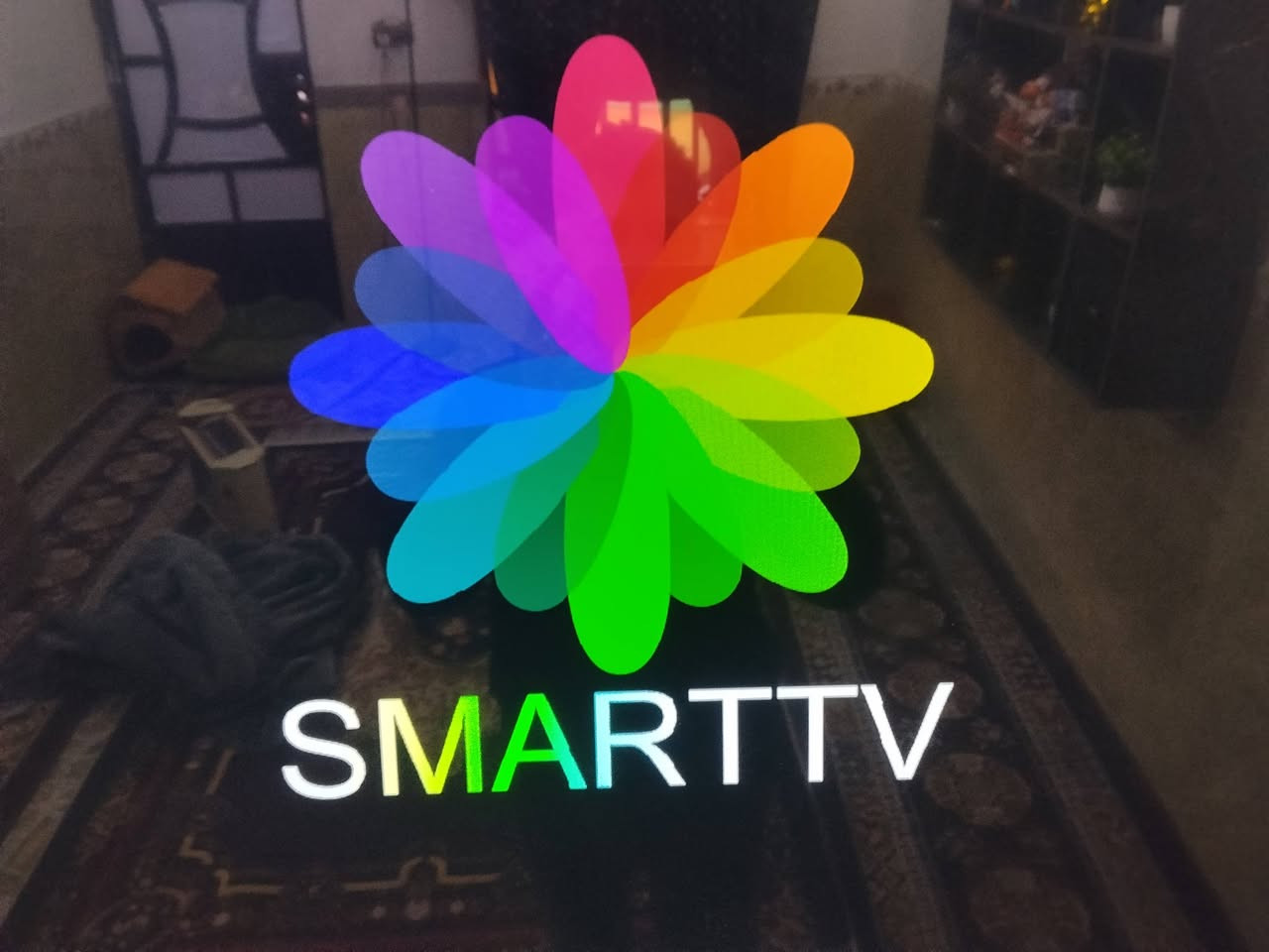 بلازمه حجم 55 سامسونك فول اج دي مواصفات ضد الكسر سوق بلي يوتيوب نتفليكس سينمانا كوكل كل التطبيقات موجوده تربط على الجهاز وتتحكم بيهه + ريمونت ماوس اخذتهه ب ٦٠٠ قبل شهر تقريباً رايدهه ب ٤٥٠ موجود فيس و وتساب ***********
