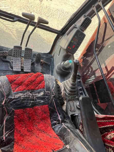 السلام عليكم
حفاره موديل 2001
رقم بأسمي ميسان
السعر 175 ورقه 
المضخة مجفته
المحرك مجفت
الزنجيل 50 بالمية
مكفوله من الصبغ
المكان بالبصره
المكينة جاهزه بالعمل 
*********** الزبير
