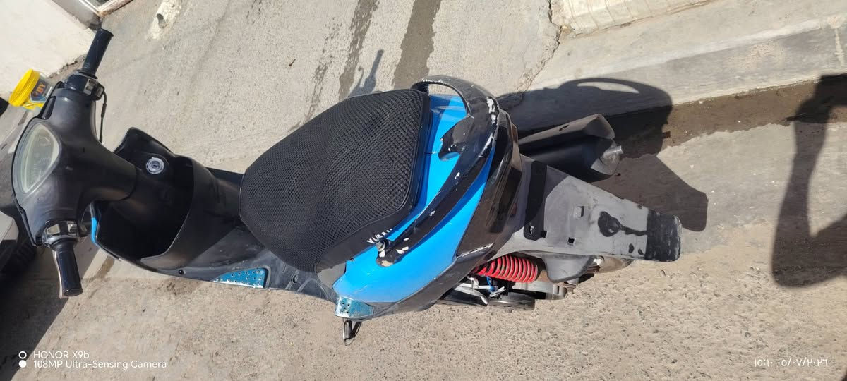 السلام عليكم دراجه ماكس للبيع المكينه جديده و ما مفتوحه و الوياله نضيفه الدراجه سلف ما بيهه هندر كيج سرعه كيج بانزين شغالات للاستفسارالرقم***********
