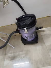 مكنسة كهربائية