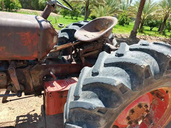 مكينه عنتر موديل83 للبيع كفاله عامه السعر 3/500 وبيها مجال جملقات موجودات  كير محرك جهاز رفع كفاله  المكان كربلاء الحسينيه ***********/ ***********
