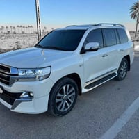 لاندكروز VXS • ٢٠١٦ • رقم بغداد مميز