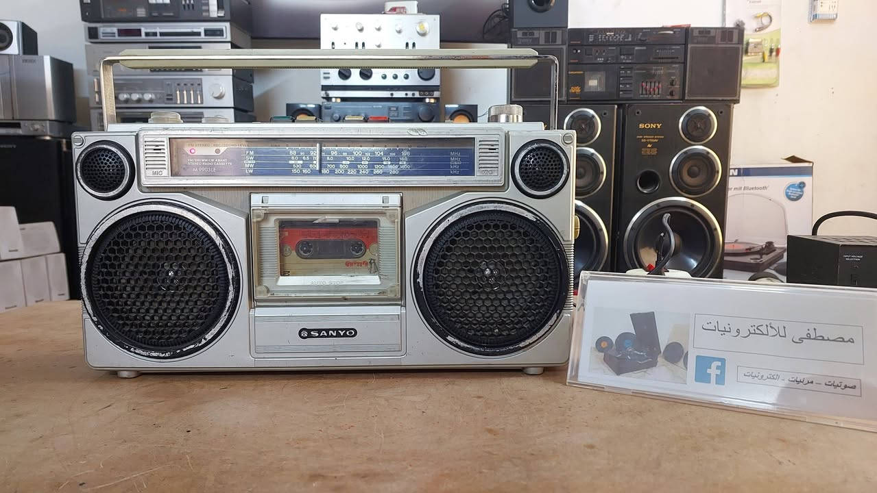 السلام عليكم.. عرض #2026028
مسجل كاسيت سانيو لعيون الطيبين SANYO M9903L ياباني 
كاسيت و راديو شغال ، جهاز سانيو و شغال 
الشراي بيه البركة يراسلني خاص 💖
متوفر التوصيل كل المحافظات.
Mustafa Electronics 
Audio , Video & Electronics
Whatsapp: ***********
